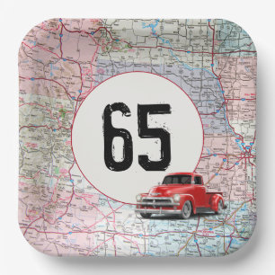65. Geburtstag Red Retro Truck auf Roadmap Pappteller