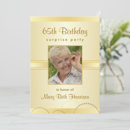 65. Geburtstag Überraschung Party Foto Einladungen (Stehend Vorderseite)
