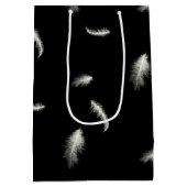 65. GeburtstagsFeathers Mittlere Geschenktasche Mittlere Geschenktüte (Rückseite)