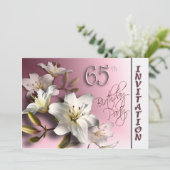 65. Geburtstagsparty Einladung - weiße Lilien (Stehend Vorderseite)