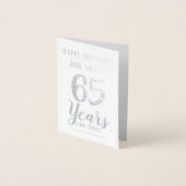65 Jahre alt. Stilvolles Design. Folienkarte (Vorderseite)