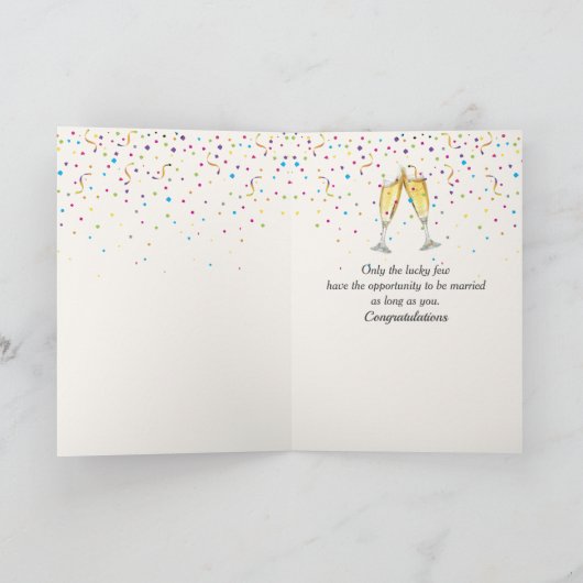 65. Jubiläum Party Weinflasche und zwei Gläser Karte (Innenseite)