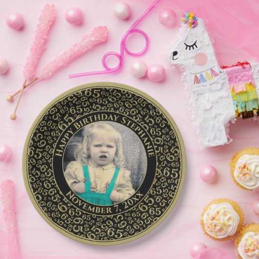 65 Your Photo Random Number Pattern Black/Gold Pappteller (Party)
