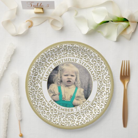 65 Your Photo Random Number Pattern Gold/White Pappteller (Hochzeit)