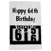 66. Geburtstag Schwarzes Odometer Mittlere Geschenktüte (Vorderseite)
