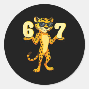 67 Cheetah Meme Six Seven Hände Bewegung Kinder Ju Runder Aufkleber