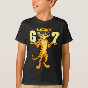 67 Cheetah Meme Six Seven Hände Bewegung Kinder Ju T-Shirt