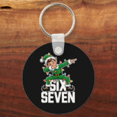 67 Christmas Six Seven 6 7 Meme Funny Dabbing Elf Schlüsselanhänger (Vorderseite)