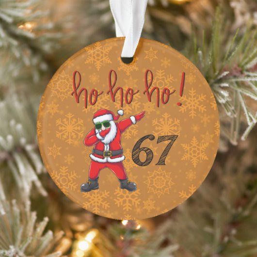 67 Dabbing Santa Christmas Ornament (Baum)