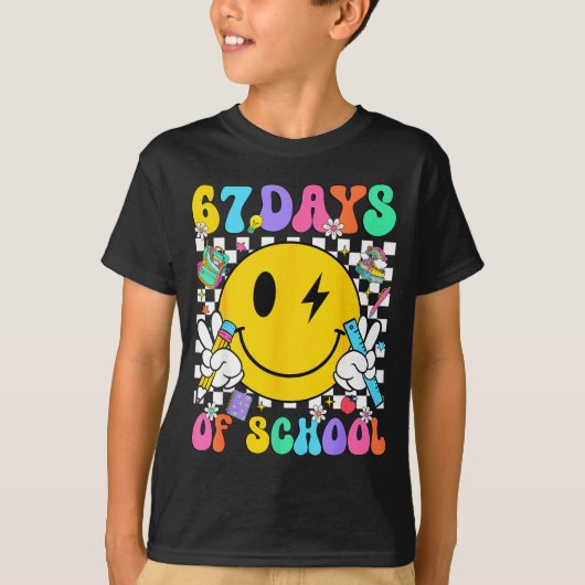 67 Days Of School Smile Face 67 Days Smarter Teach T-Shirt (Vorderseite)