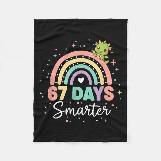 67 Days Smarter Funny Dragon Rainbow Kids 67 Meme Fleecedecke (Vorderseite)