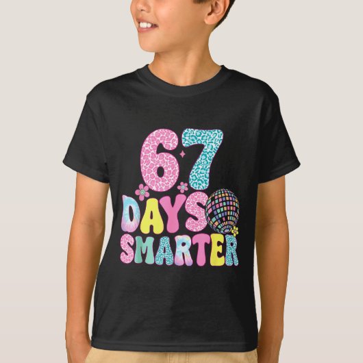 67 Days Smarter Rainbow Back To School Teacher Kid T-Shirt (Vorderseite)