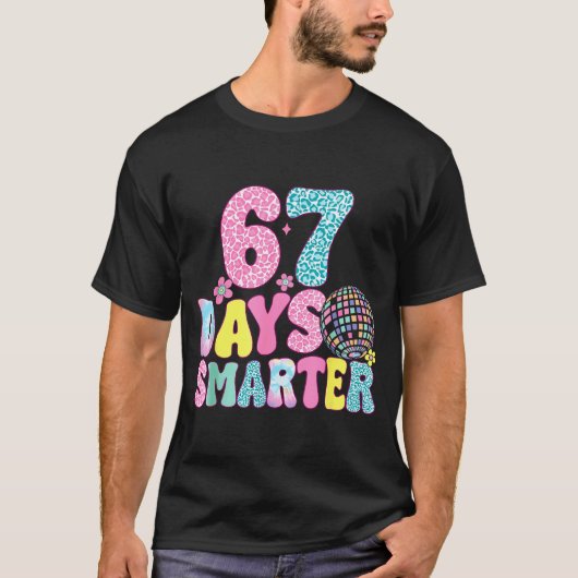 67 Days Smarter Rainbow Back To School Teacher Kid T-Shirt (Vorderseite)