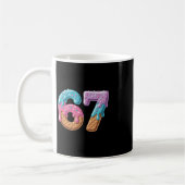 67 Eis-Drip lustig Six Seven Meme Nummer 6 An Kaffeetasse (Links)