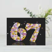 67. Geburtstagsparty mit Blumenbriefen Einladung (Stehend Vorderseite)