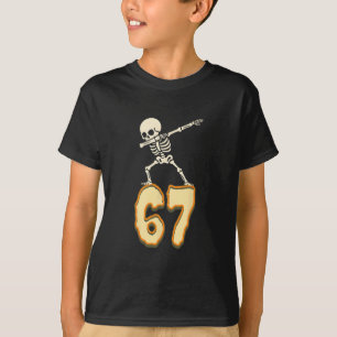67 Halloween Meme 6 7 Zahlen Sechs Sieben Lustig K T-Shirt