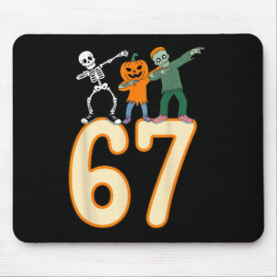 67 Halloween Meme 6 7 Zahlen Sechs Sieben Skelett Mousepad