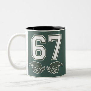 67 Hand Funny Six Seven Meme Generation Alpha Zweifarbige Tasse