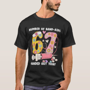 67 Krankenschwester Meme Lustig Sechs Sieben Pfleg T-Shirt