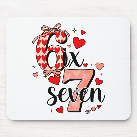 67 Lustige Liebesherzen Sechs Sieben Meme Valentin Mousepad (Vorne)