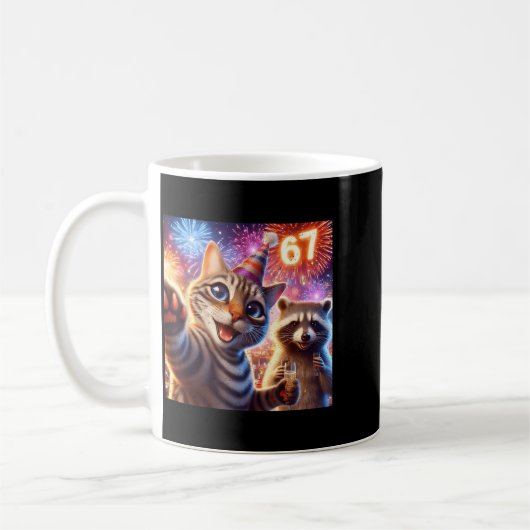 67 Meme Cat Raccoon New Year Selfie Funny Birthday Kaffeetasse (Links)