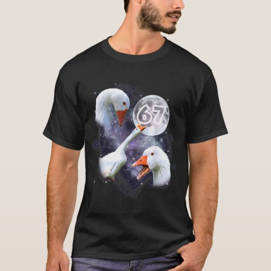 67 Meme Goose Howling At The Moon Funny Six Seven  T-Shirt (Vorderseite)