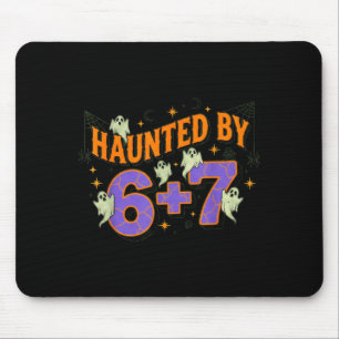 67 Meme Halloween-Kostüm heimgesucht von 6-7  Mousepad