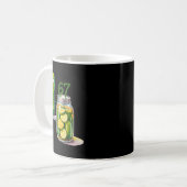 67 Meme Pickle Überraschung Ein Glas Geschnittene  Kaffeetasse (Vorderseite Links)