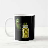 67 Meme Pickle Überraschung Eine Flasche geschnitt Kaffeetasse (Links)