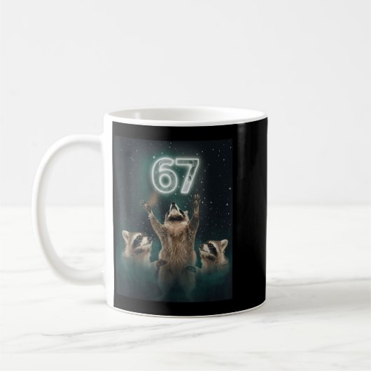 67 Meme Raccoon Howling At The Moon 6 7 Funny Weir Kaffeetasse (Links)