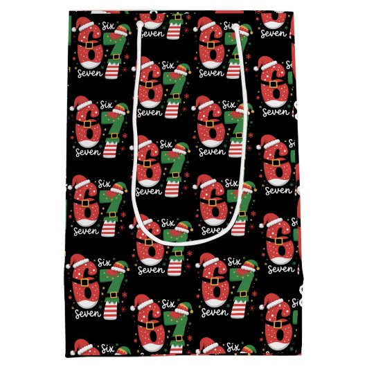 67 Meme Six Seven Elf Christmas Santa Hat Mittlere Geschenktüte (Rückseite)