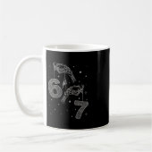 67 Meme Skeleton Hand Funny Halloween Six Seven Te Kaffeetasse (Links)