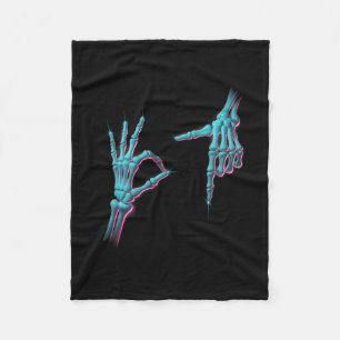 67 Meme Skelett Hand 6 7 Halloween Sechs Sieben Lu Fleecedecke