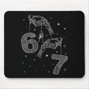 67 Meme Skelett Hand Lustig Halloween Sechs Sieben Mousepad