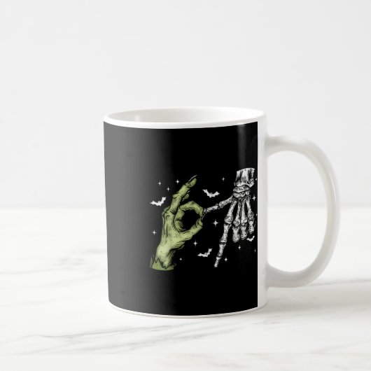 67 Meme Skelett Zombie Hand 6 7 Halloween Sechs Si Kaffeetasse (Rechts)