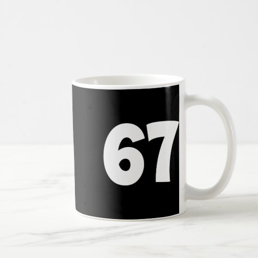 67 Nummer Siebenundsechzig Lustiger Meme Schule Te Kaffeetasse (Rechts)