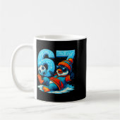 67 Pinguin Fußball Lustiges Winter Meme Geschenk _ Kaffeetasse (Links)
