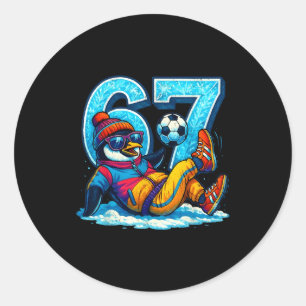67 Pinguin Fußball Lustiges Winter Meme Geschenk Runder Aufkleber