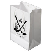 67 Six Seven Funny Meme Brain Rot Meme Mittlere Geschenktüte (Vorderseite Schrägansicht)