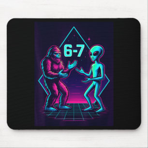 67 Six Seven Meme Lustig Bigfoot Alien Sasquatch U Mousepad
