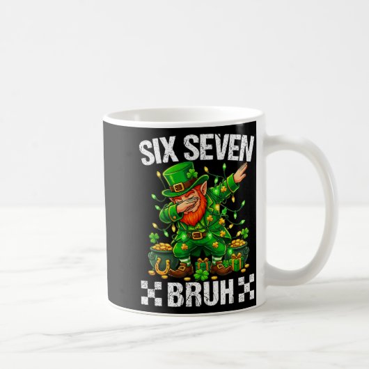 67 St Patricks Funny Six Seven Meme Leprechaun Boy Kaffeetasse (Rechts)
