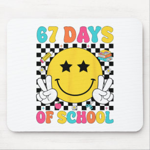67 Tage Schule Retro-Lächeln Lehrer Kinder Sechs S Mousepad