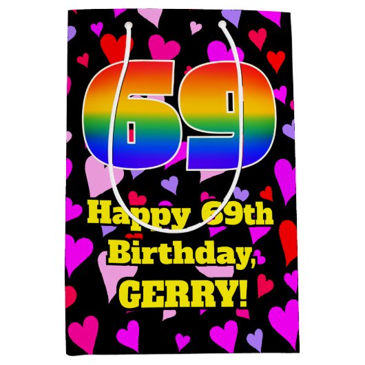 69. Geburtstag: Loving Hearts Pattern, Regenbogen Mittlere Geschenktüte (Vorderseite)