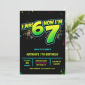 6 7 Boy Neon Six Seven Birthday Graffiti Einladung (Stehend Vorderseite)