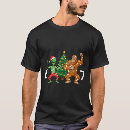 6 7 Meme Christmas Alien Sasquatch Six Seven Fun  T-Shirt (Vorderseite)