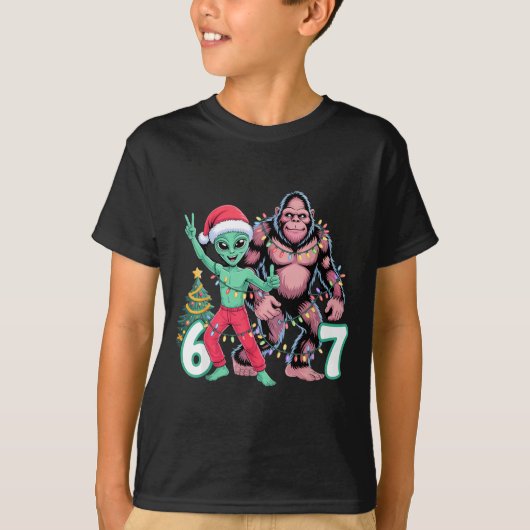 6 7 Meme Christmas Alien Sasquatch Six Seven Fun T-Shirt (Vorderseite)