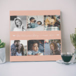 6 Fotos für die Textfamilie elegant Künstlicher Leinwanddruck<br><div class="desc">"Wir sind Familienname und das ist unsere Geschichte seit dem Jahr" Handschrift speziell weiß gebürstete Kalligraphie-Skript (veränderbarer Text) und Ihre sechs Familienbilder auf einem soliden, rosa (veränderbaren) Hintergrund, sodass ein schönes 6 Foto Collage Imitat Leinwand gedruckt, um Ihr Jubiläum mit einem Sake-Geschenk zu markieren! Einfach mit Ihren benutzerdefinierten Bildern und...</div>