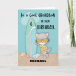 6 Jahre Grandson Birthday Beach Funny Cool Raccoon Karte<br><div class="desc">Diese Karte bringt nicht nur Spaß und Spaß,  sondern auch einen personalisierten Gruß an einen Enkel von Ihnen,  der bald einen 6. Geburtstag feiern wird. Vor der Bestellung mit seinem Namen anpassen. Mach es jetzt!</div>