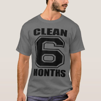 6 Monate säubern Schwarzes T-Shirt