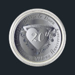 70., 10., 20., 25., Hochzeitstag  Anstecknadel<br><div class="desc">Es gibt etwas Befriedigendes,  wenn man ein Emblem hat,  das Ihre Meilensteine markiert und mein Herzemblem mit Ihren Namen,  Datum und speziellen Jubiläumsveranstaltungen in Medaillon Typografie umso vollständiger gemacht wird.</div>